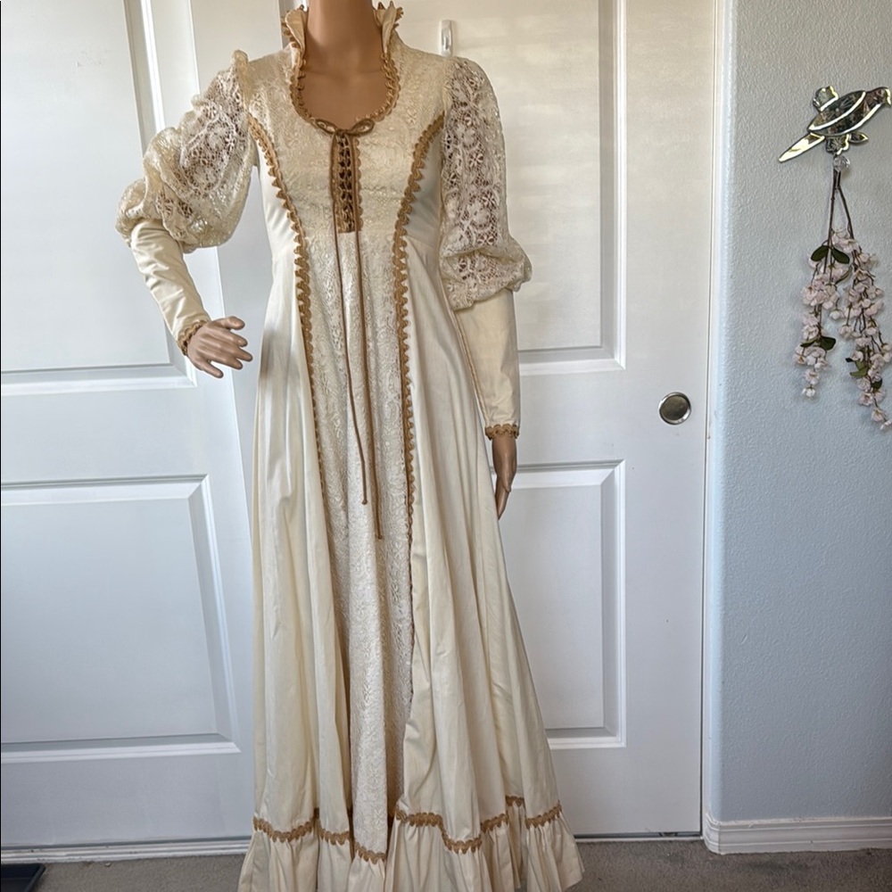 Vintage 70s GUNNE SAX by Jessica ecru and brown lace Victorian wedding dress S